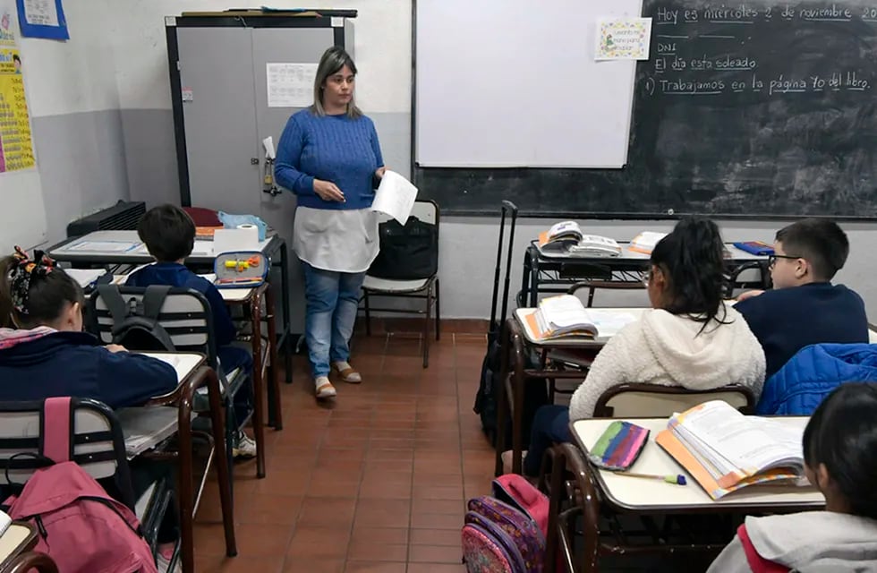 En 2023, 1 de cada 10 alumnos de séptimo grado terminó con promedio 10 en Mendoza. Es la nota que se utiliza para ingresar al secundario y corresponde a lo obtenido en 6° grado. 
Foto: Orlando Pelichotti