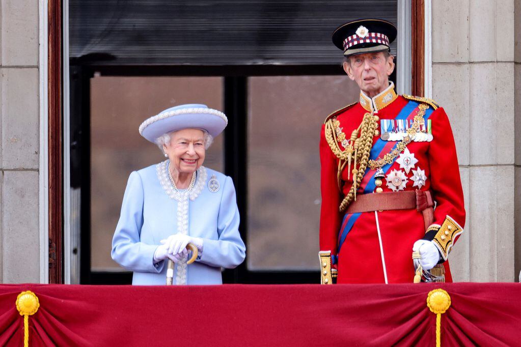 Isabel II, aclamada en unos festejos del jubileo destinados a redorar la imagen de la monarquía. / Foto: AP