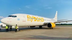 Flybondi cancela vuelos por una traba del Gobierno para acceder a dólares: dejará dos aviones en tierra