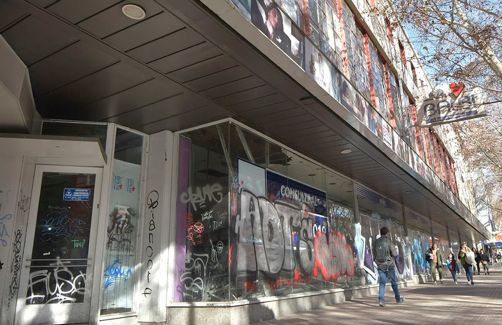 Edificio de la ex tienda Balbi, en 9 de julio y Las Heras 


Foto:  Orlando Pelichotti

