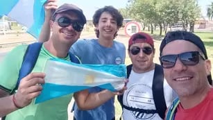 Un grupo de amigos prometió caminar 60 km si ganaba Argentina