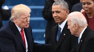 En una imagen de archivo, los expresidentes Donald Trump y Barack Obama junto al presidente Joe Biden.