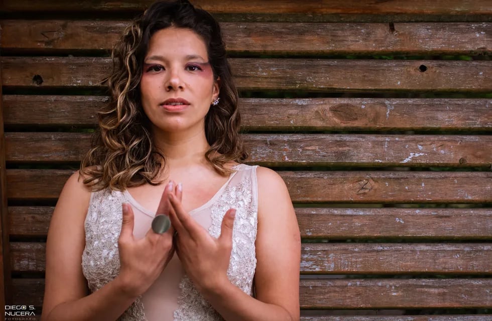 La cantautora argentina Milena Salamanca presenta su segundo disco en un íntimo show por streaming.
