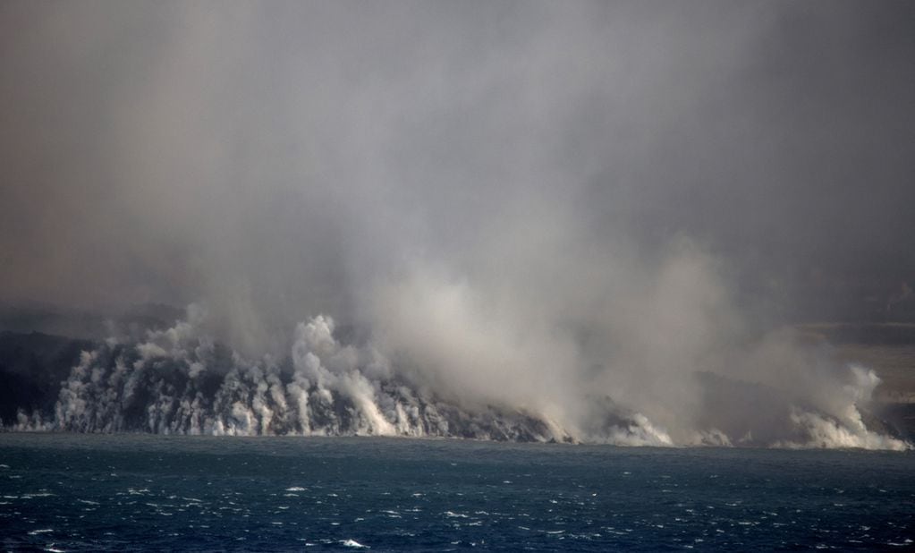 Nube de ceniza y dióxido de azufre provocada por el Volcán. 