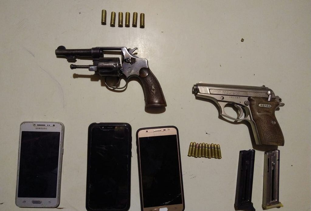 Las armas secuestradas en Las Heras. Foto: Prensa Ministerio de Seguridad