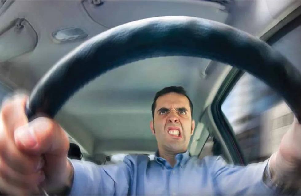 53% de los conductores reconoce haber peleado con insultos cuando maneja