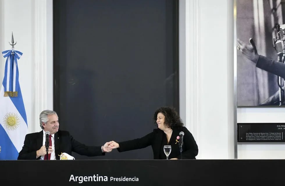 Alberto Fernández junto con Carla Vizzotti. / Foto: Presidencia