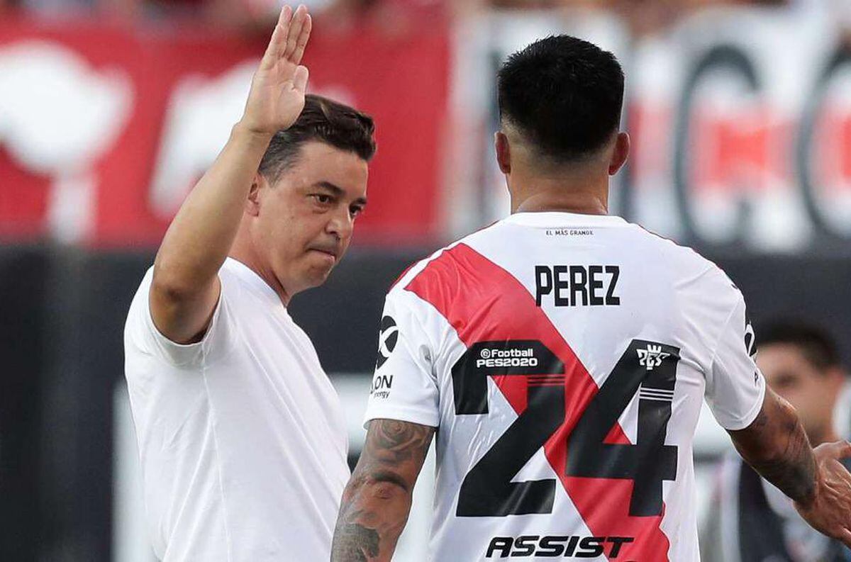 Fuerte discusión entre Marcelo Gallardo y Enzo  Pérez durante el entretiempo de River Plate vs. Arsenal de Sarandí. / Gentileza.