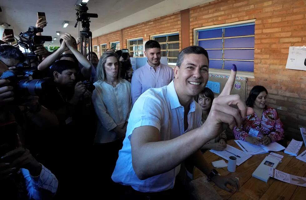 Elecciones 2023 en Paraguay: el joven economista Santiago Peña, del Partido Colorado. (AP)