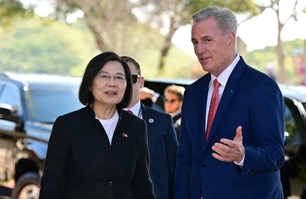 La presidenta Tsai Ing-wen se reúne en California con el líder de la Cámara de Representantes de EE.UU., Kevin McCarthy.