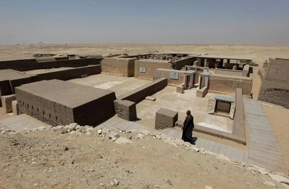 Arqueólogos españoles descubren en Egipto una tumba de más de 4.000 años 