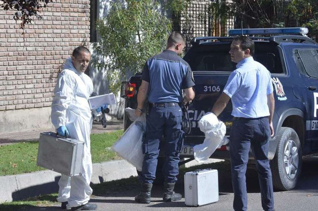 Según la investigación, la noche del 4 de marzo de 2018 tres sicarios llegaron en un Fiat 600 a la casa de la empresaria y la asesinaron de 55 puñaladas, sin robar nada / Archivo