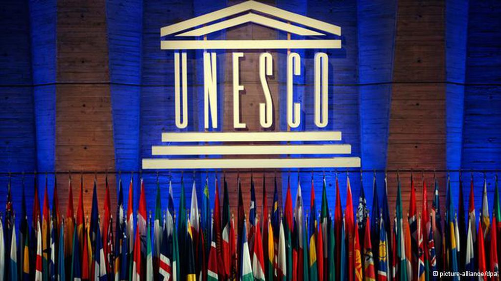 La Organización de las Naciones Unidas para la Educación, la Ciencia y la Cultura, conocida abreviadamente como UNESCO, es un organismo especializado de las Naciones Unidas.