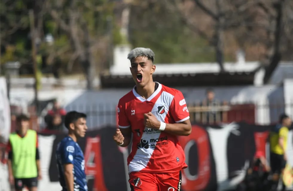 Deportivo Maipú le ganó a Quilmes y sigue como escolta de Chacarita / José Gutiérrez.