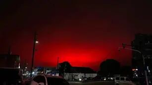 El cielo se tiñó de rojo en una ciudad de China y causó pánico en la población