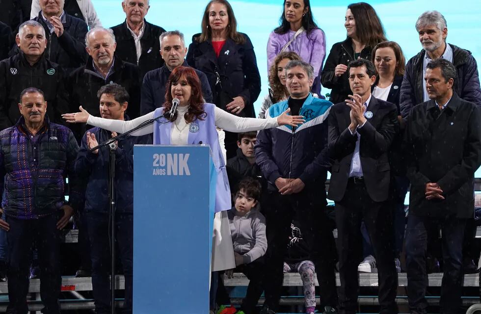 Cristina Fernández De Kirchner
plaza de mayo wado massa
foto clarín