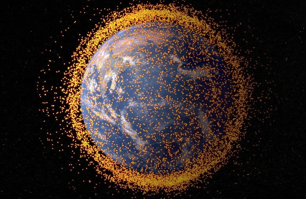 La imagen corresponde a la basura espacial alrededor de la tierra, en órbita baja (near orbit). Una complicación que en desarrollo.