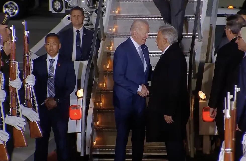 EL presidente de EE.UU., Joe Biden, fue recibido por el presidente de México, Andrés Manuel López Obrador, durante la noche del domingo. Se preparan para la Cumbre de América del Norte.