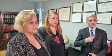 La madre y  la abuela del niño hallado muerto en freezer denuncian al tío, el escalofriante testimonio