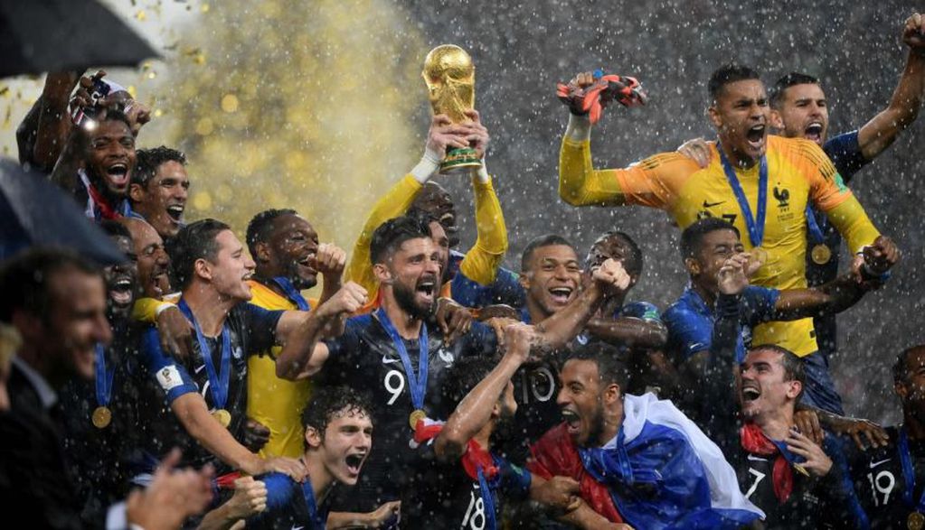 
    Francia obtuvo su segundo mundial e igualó a Argentina y Uruguay / AFP
   
