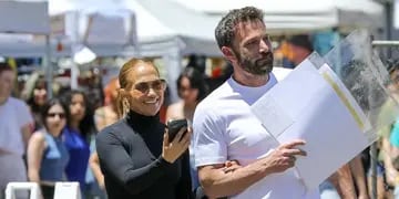 Jennifer Lopez y Ben Affleck pasearon por un mercado de pulgas