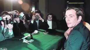 Cristiaan Barnard en París, en 1970. Su técnica revolucionó la cirugía de trasplantes. AFP