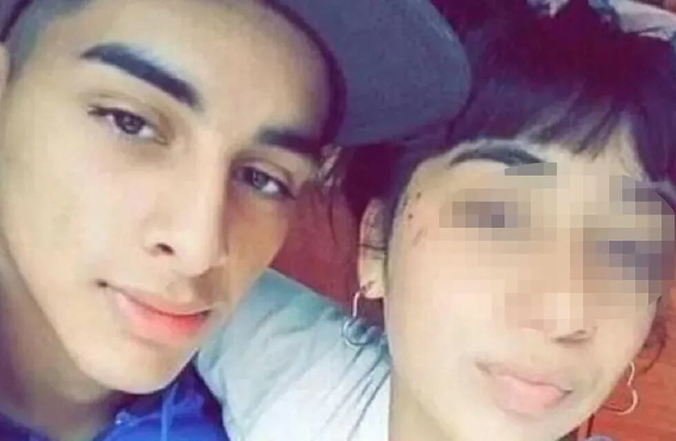Franco Moreyra (19) junto a la víctima de 16 años - Gentileza / Crónica