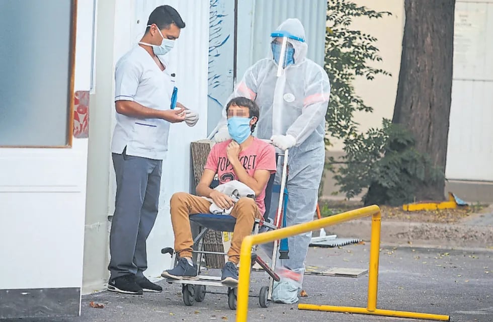 Los pacientes sospechosos de haberse contagiado coronavirus son aislados. Foto: Nicolás Ríos