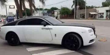 Tevez pasó por Marcos Juárez con su Rolls Royce de lujo