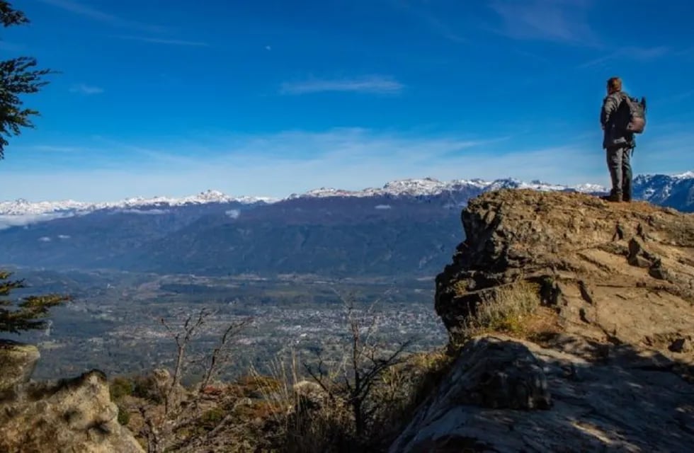 La Municipalidad de San carlos de Bariloche suspendió los viajes de egresados hasta comienzos del 2022, pero no prevé (por el komento) ningún tipo de restricciones para el turismo en general.