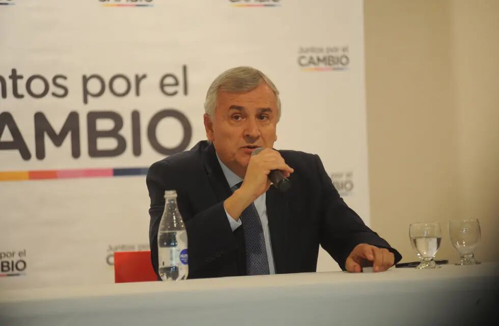 Gerardo Morales habló con la prensa tras la reunión de dirigentes de Juntos por el Cambio. Foto: Federico Lopez Claro