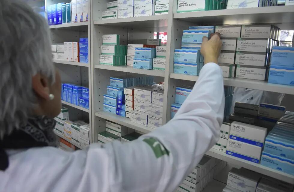Duras críticas del Sindicato Argentino de Farmacéuticos y Bioquímicos (SAFyB) hacia la decisión del Gobierno por dar marcha atrás con la prescripción de medicamentos por nombre genérico. | Imagen ilustrativa / Los Andes