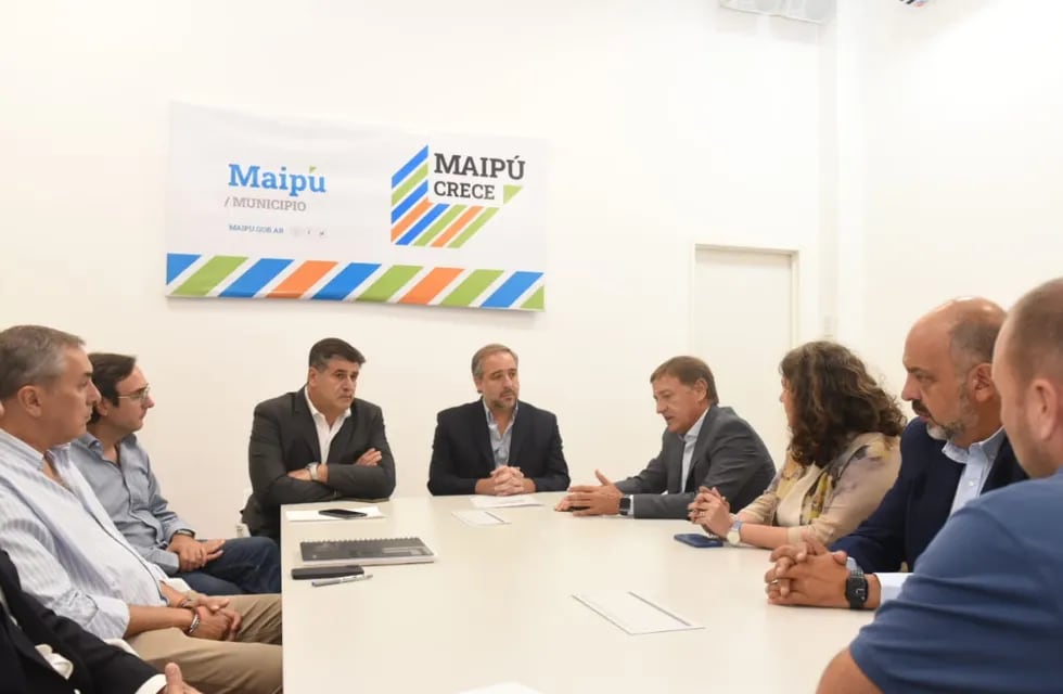 El intendente de Maipú, Matías Stevanato recibió al gobernador Rodolfo Suárez, al vicegobernador Mario Abed y a parte del gabinete provincial.
