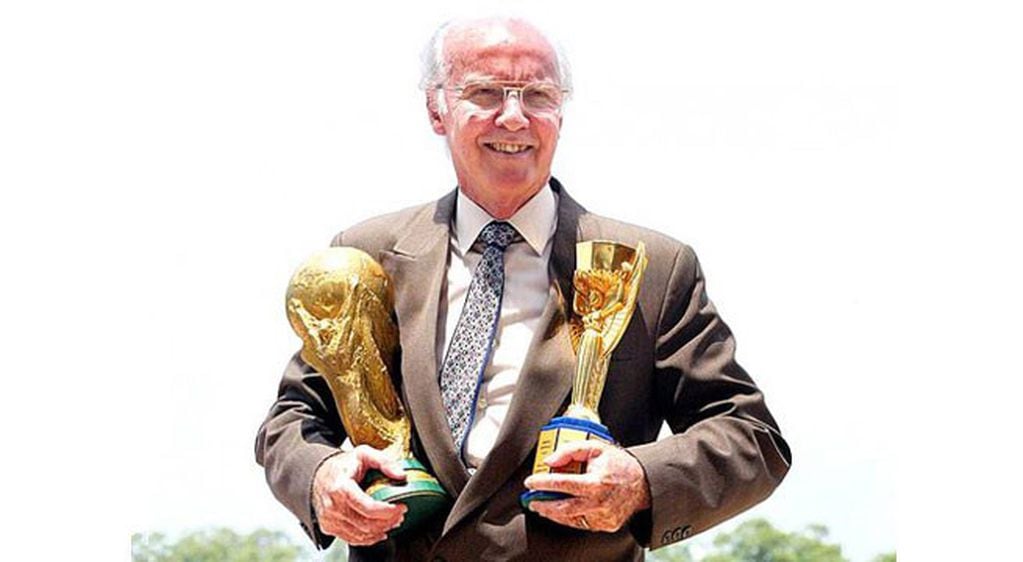 El Lobo Mario Zagallo, el único que levantó las dos Copas. Como jugador ganó las de 1958 y '62, y se adjudicó la Jules Rimet en 1970 como entrenador del Schatch. Y en 1994 formó parte del cuerpo técnico de Carlos Parreira que se llevó la Copa Fifa. 