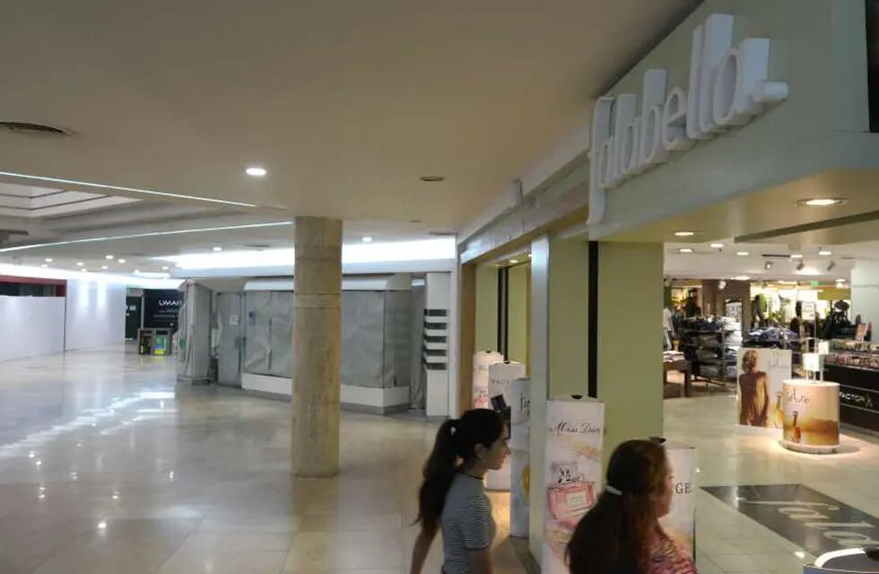 La tienda dejará Mendoza y ya está definida la empresa que ocupará su lugar- Marcelo Rolland / Archivo Los Andes