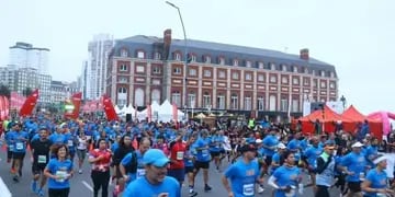 Un corredor se descompensó y murió durante una maratón en Mar del Plata