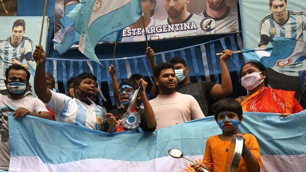 El día en que Messi y la Selección brillaron en Bangladesh y revolucionaron al país más argentino de Asia. Foto: Twitter @TorresErwerle