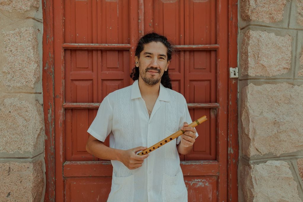 El flautista Sebastián Alcaraz. Foto: Prensa Gobierno.