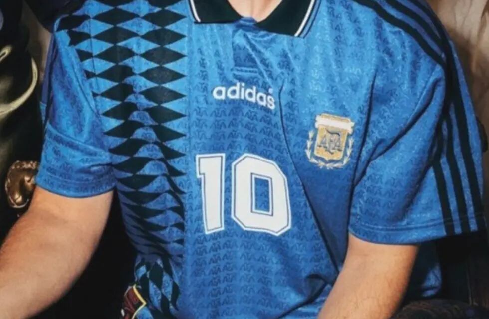 La camiseta retro de la Selección Argentina que es furor en redes.