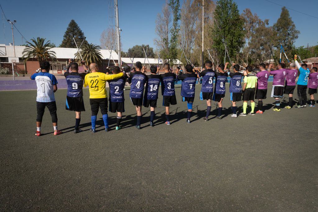 Liga Nacional de Fútbol de Amputados.

En el polideportivo del Barrio de la Gloria se disputó la tercera fecha entre Los Cóndores de Mendoza y Los Leones de Tucuman. 
