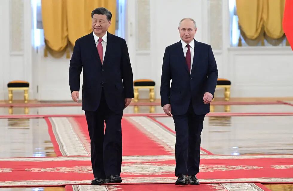 Xi Jinping y Vladimir Putin, presidentes de China y Rusia respectivamente, reunidos en Moscú.