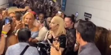 Un guardia de seguridad escoltó a una drag queen brasileña porque creyó que era Lady Gaga