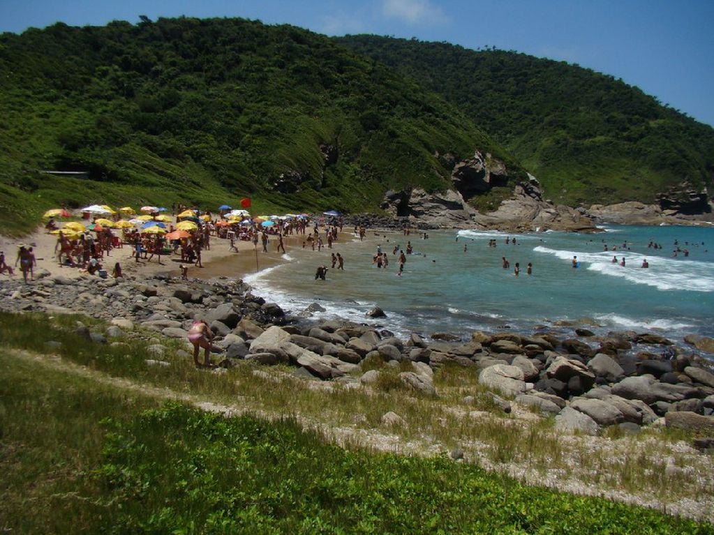 Playa José Gonçalves, ubicada en la localidad brasileña de Búzios. Foto: Portal solyarenaenbrasil