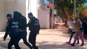 Detienen a la madre de la niña de 12 años embarazada en Córdoba: la acusan de prostituir a su hija