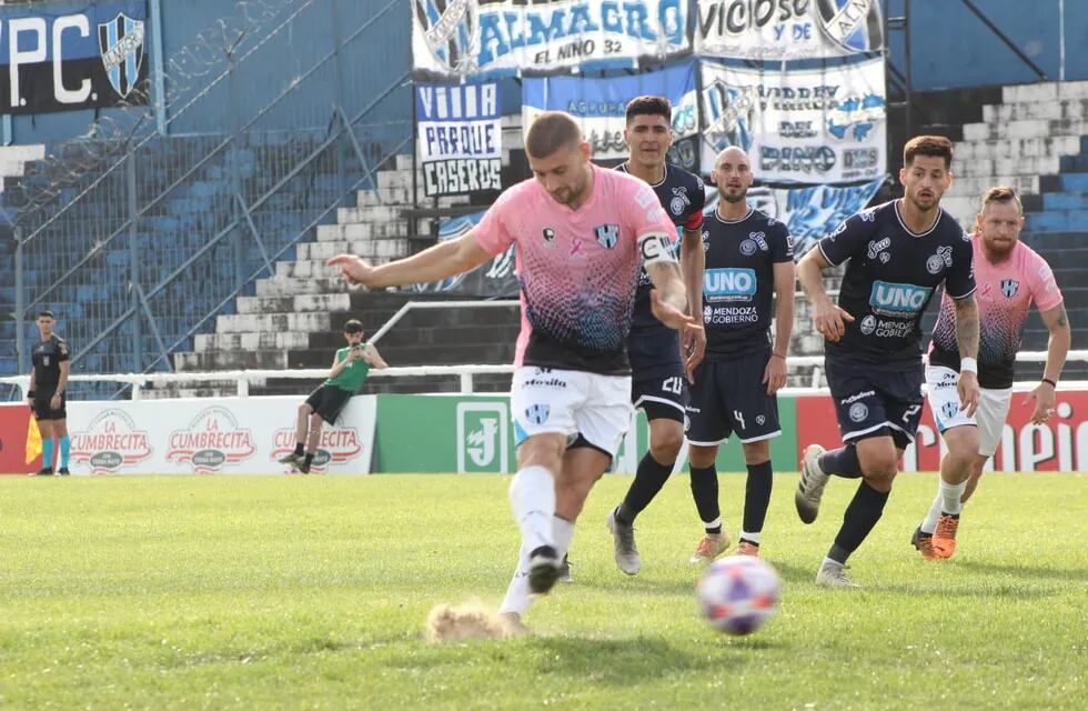 Independiente Rivadavia cayó en su visita a la cancha de Almagro / Prensa Almagro.