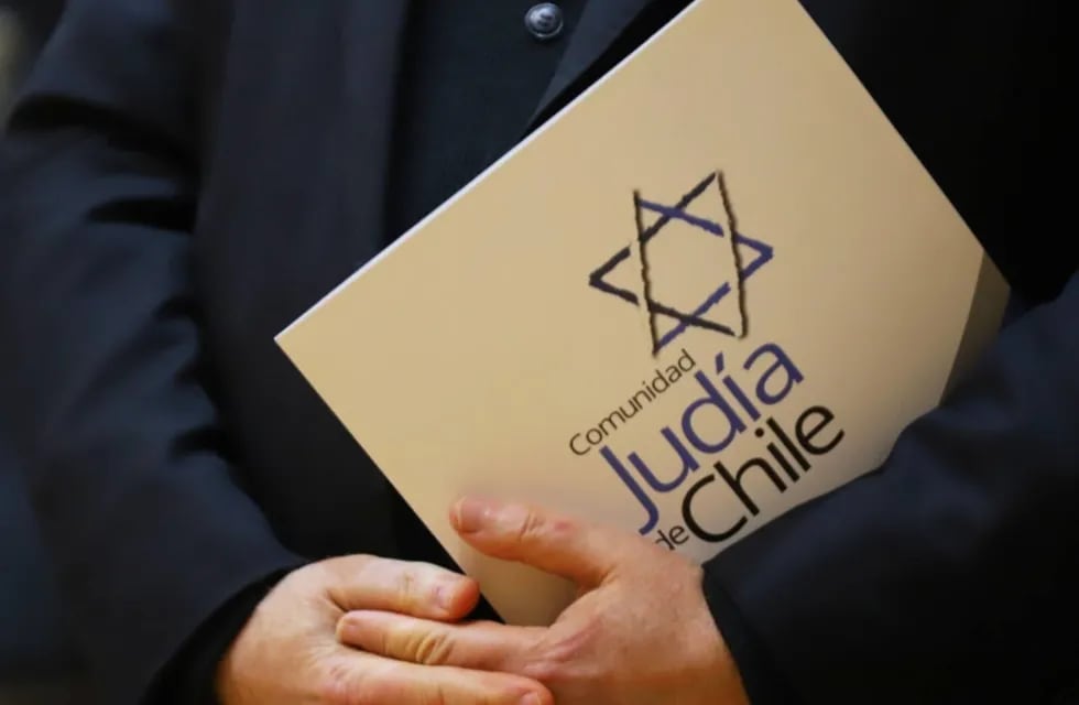 La comunidad judía de Chile publicó un comunicado donde se expresa preocupada por la decisión del presidente Gabriel Boric de excluir a empresas israelíes de una feria de ciencia aeroespacial.