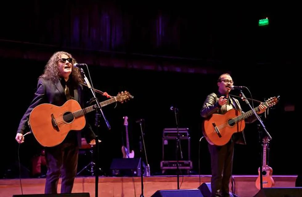El dúo festeja sus 20 años con un concierto histórico en Mendoza.
