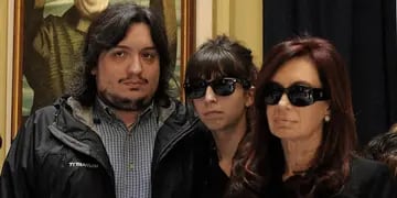 Juntos en una foto de archivo: Máximo, Florencia y Cristina Kirchner.