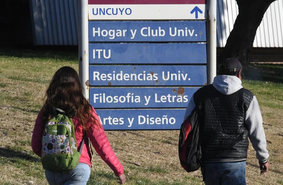 La Universidad Nacional de Cuyo elaboró y amplió su propuesta de protocolo para el regreso presencial y aguarda la habilitación de la Provincia. Foto: Archivo  / Los Andes