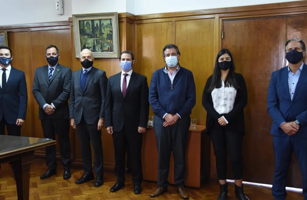 Los integrantes de la Comisión para la ampliación de Juicios por Jurado se reunieron por primera vez esta mañana/Gobierno de Mendoza